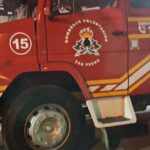 Apedrearon un móvil de Bomberos durante un incendio en una zona en conflicto vecinal