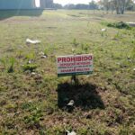 Colocan Carteles de Prohibido Arrojar Basura, Pero Fueron Retirados Rápidamente