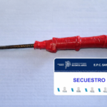 Adolescente armado con un punzón casero atacó a otro menor en la vía pública