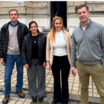 Ariel Rey entregó pintura y útiles escolares a dos instituciones educativas de San Pedro